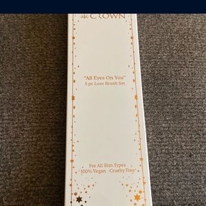 Crown all eyes on me luxe brush set